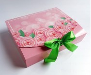 Коробка подарочная Цветы (картон с ламинацией, р-р 25*20*5 см, розовый)